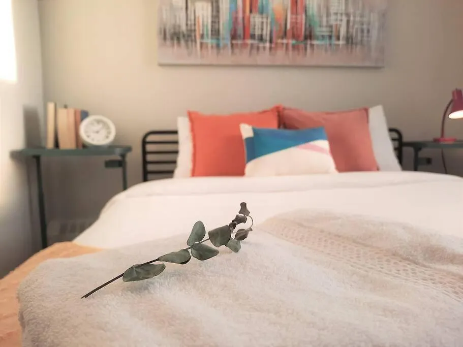 Apartment Modern Suite In Historic Bldg. Minutes To Dt Calgary